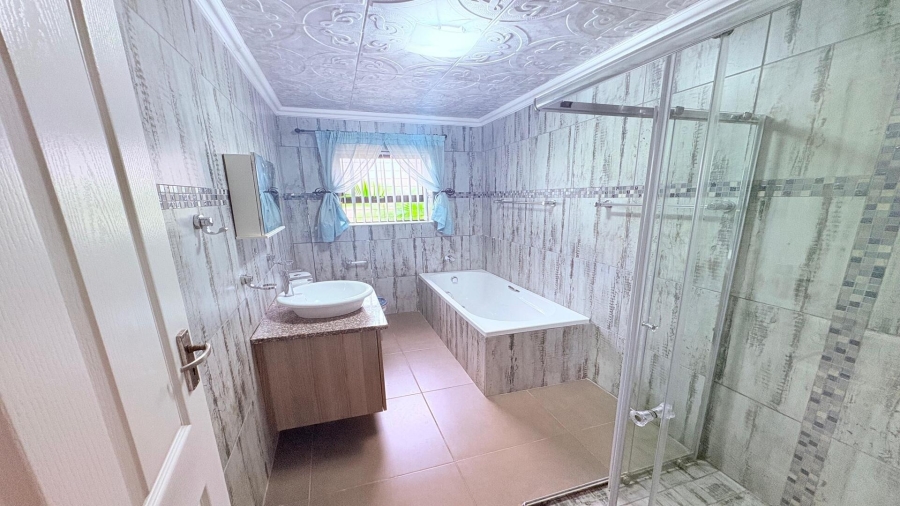 3 Bedroom Property for Sale in Hartenbos Central Western Cape